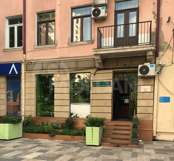 Сдается универсальное коммерческое помещение в Ваке Тбилиси - изображение 1