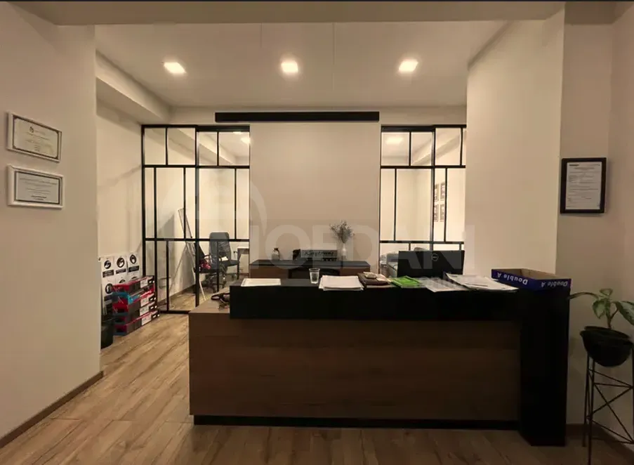 Сдается в аренду торгово-офисное помещение. Тбилиси - изображение 1