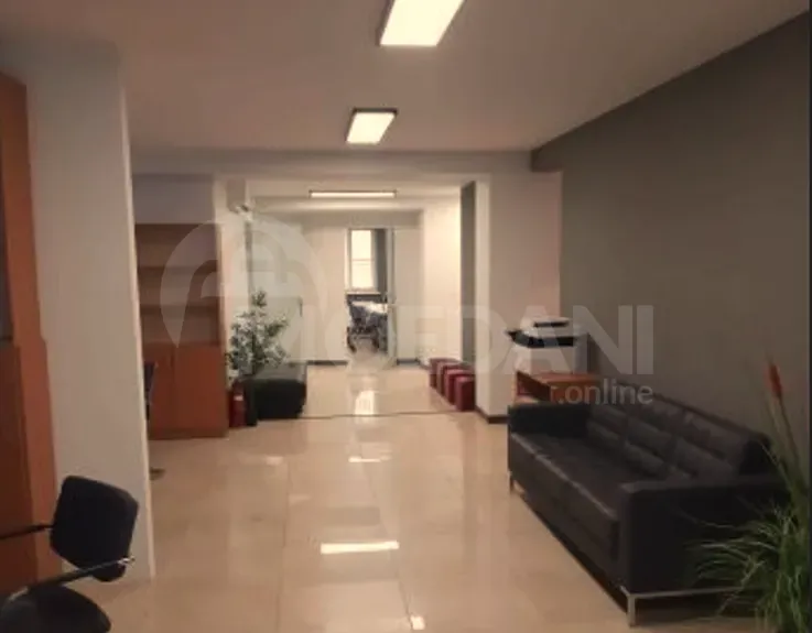 Сдается в аренду торгово-офисное помещение/// Тбилиси - изображение 1