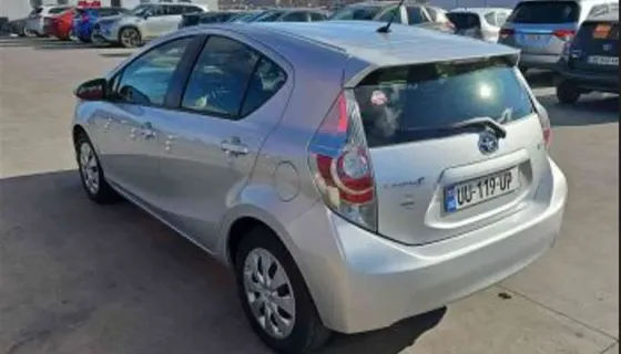 Toyota Prius C 2014 თბილისი