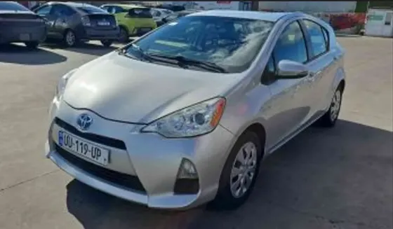 Toyota Prius C 2014 თბილისი