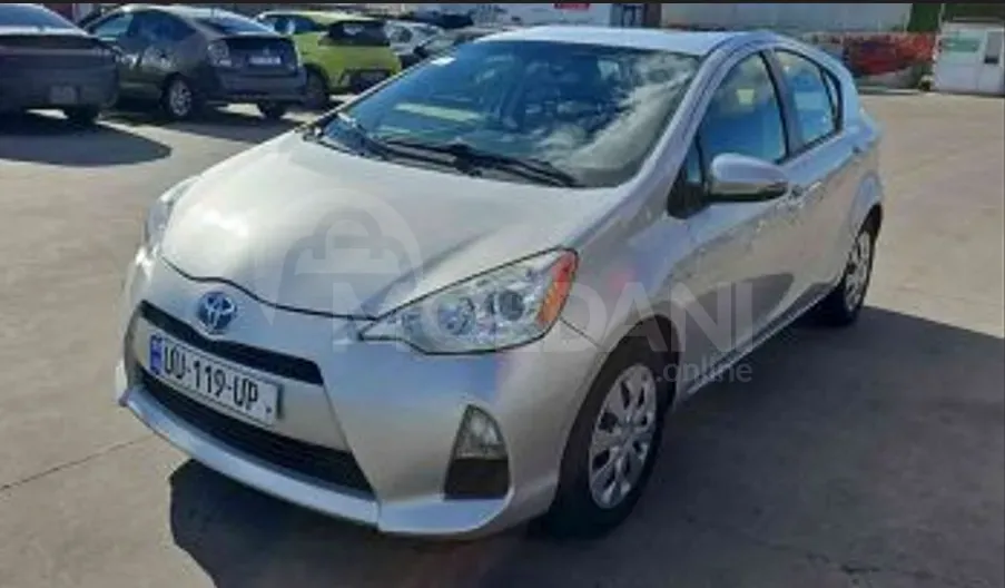 Toyota Prius C 1.5L 2014 Тбилиси - изображение 2