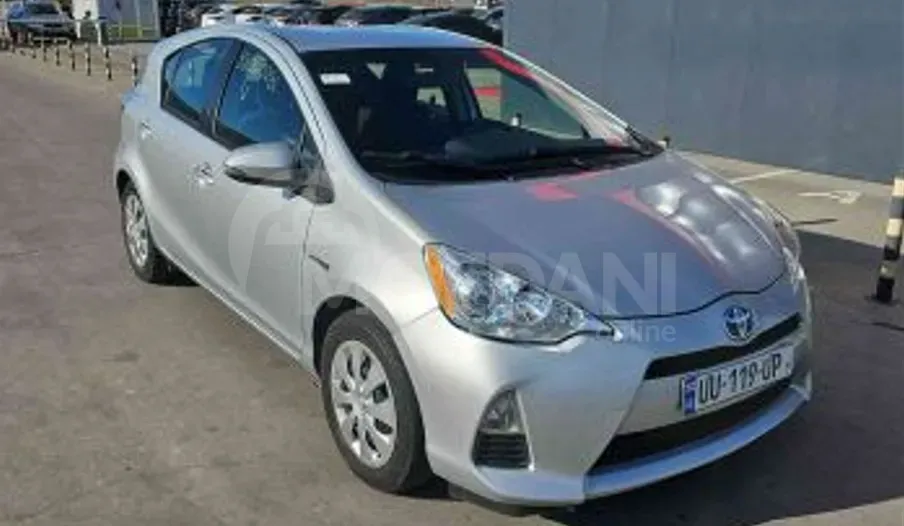 Toyota Prius C 1.5L 2014 Тбилиси - изображение 3