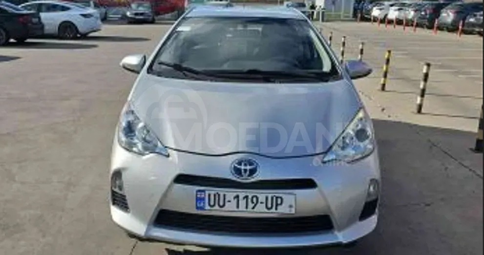 Toyota Prius C 1.5L 2014 Тбилиси - изображение 1