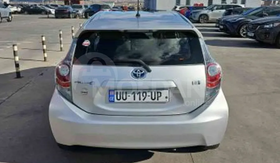 Toyota Prius C 1.5L 2014 Тбилиси - изображение 5
