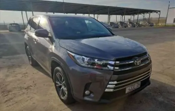 Toyota Highlander 2017 თბილისი