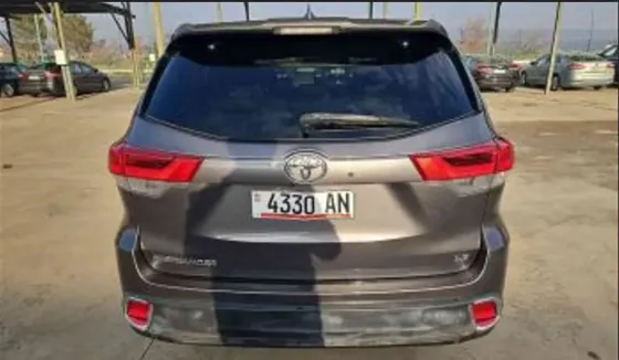 Toyota Highlander 2017 თბილისი