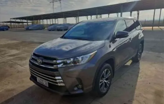 Toyota Highlander 2017 თბილისი