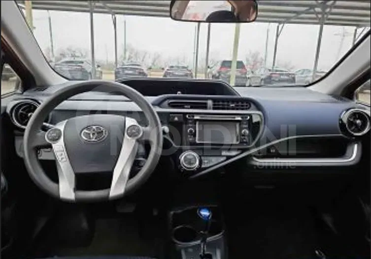 Toyota Prius C 1.5L 2015 Тбилиси - изображение 7
