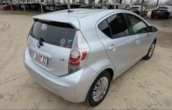 Toyota Prius C 2014 თბილისი