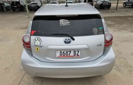 Toyota Prius C 2014 თბილისი