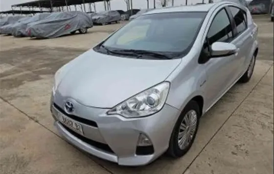 Toyota Prius C 2014 თბილისი