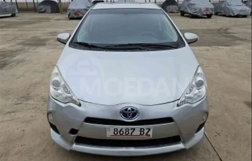 Toyota Prius C 1.5L 2014 Тбилиси - изображение 1