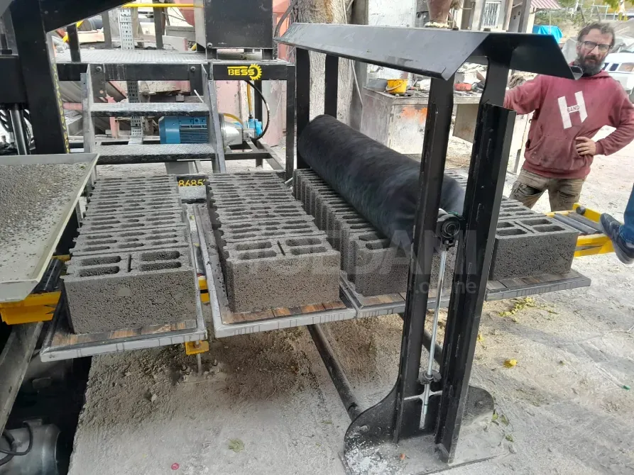 Გასაყიდი 6 იანი ბლოკის დამამზადებელი აპარატი თბილისი - photo 4