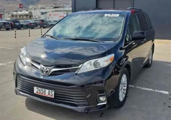 Toyota Sienna 2015 თბილისი