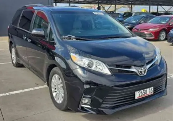 Toyota Sienna 2015 თბილისი