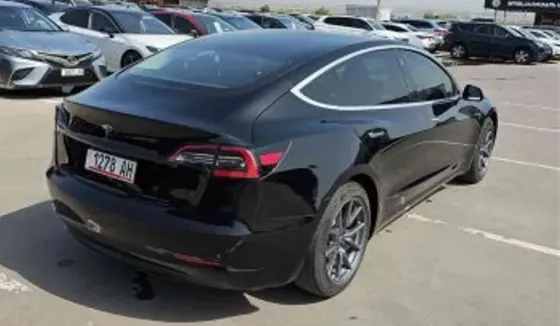 Tesla Model 3 2019 თბილისი