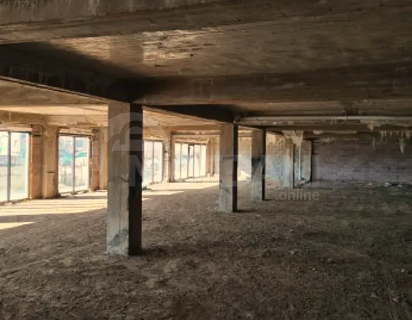 Იყიდება უნივერსალური კომერციული ფართი ბაკურიანში ბორჯომი - photo 2