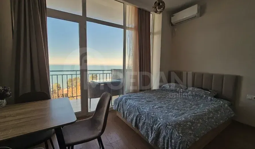 Продам 1-комн. квартиру 44.8м² 13/17 эт. Батуми - изображение 1