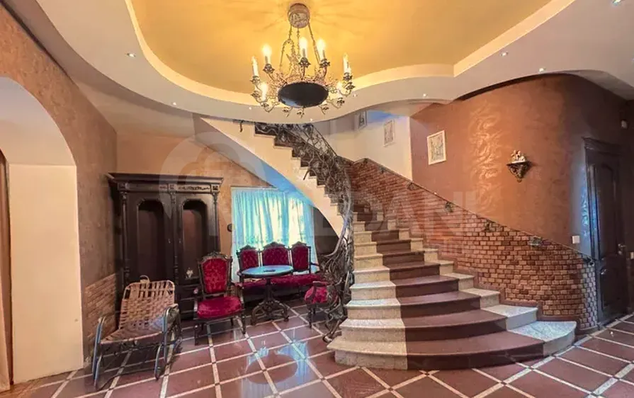 იყიდება 5 ოთახიანი ბინას 320მ² 4/5 სართ ბათუმი - photo 1