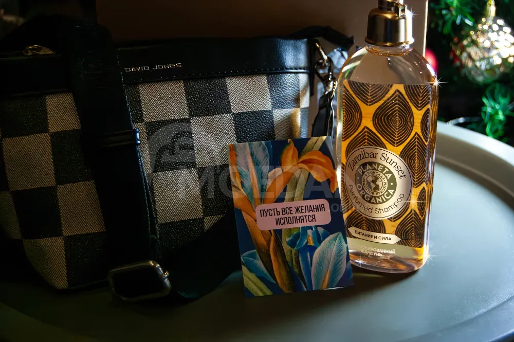 Სასაჩუქრე ნაკრები დევიდ ჯონსის ქალის ჩანთით და პარფიუმერიული შამპუნით сумка подарочный набор Тбилиси - изображение 4