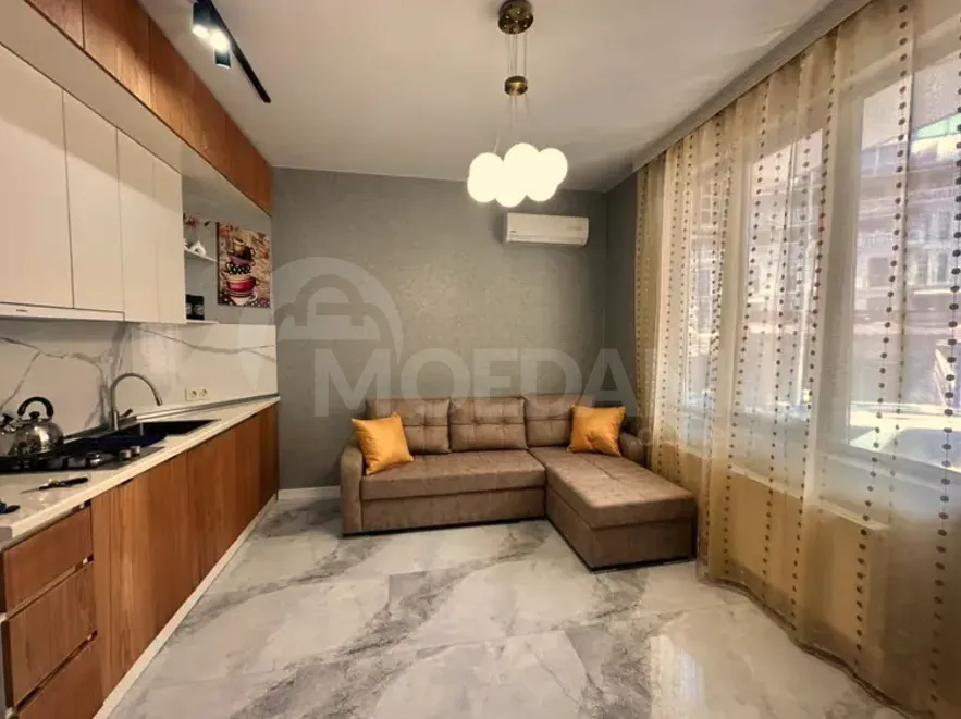 Сдам 2-комн. квартиру 40м² 1/3 эт. Батуми - изображение 2