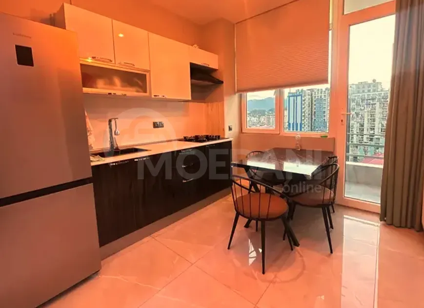 Сдам 3-комн. квартиру 65м² 13/21 эт. Батуми - изображение 6