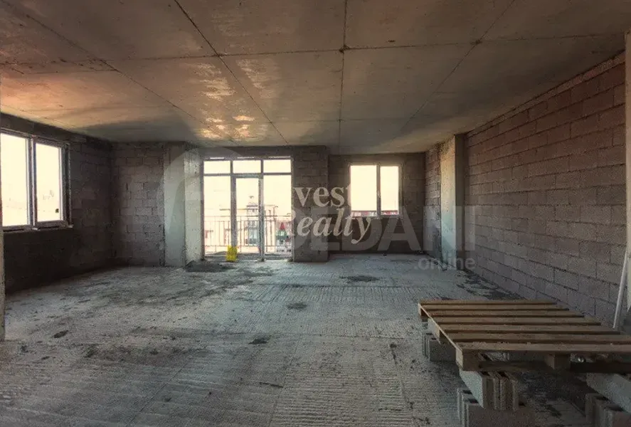 Продам 4-комн. квартиру 73.5м² 6/14 эт. Батуми - изображение 2