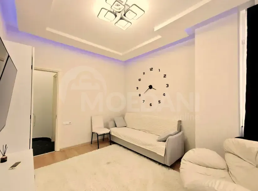 იყიდება 3 ოთახიანი ბინას 62მ² 8/15 სართ ბათუმი - photo 1