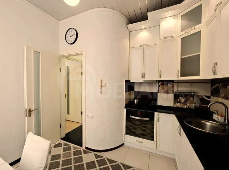 იყიდება 3 ოთახიანი ბინას 62მ² 8/15 სართ ბათუმი - photo 3