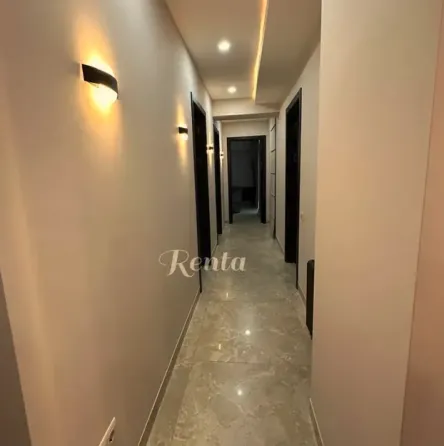 ქირავდება 5 ოთახიანი ბინა 270მ² 4/6 სართ თბილისი