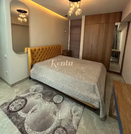 ქირავდება 5 ოთახიანი ბინა 270მ² 4/6 სართ თბილისი