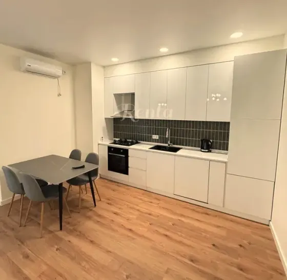 Apartments For Rent three-room 85м² 2/10 floor Tbilisi