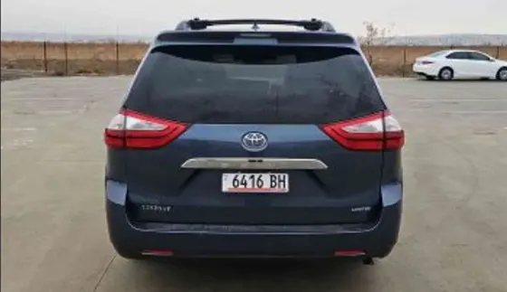 Toyota Sienna 2015 Tbilisi