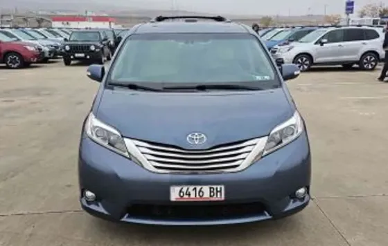 Toyota Sienna 2015 Tbilisi