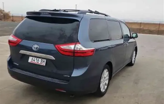 Toyota Sienna 2015 Tbilisi