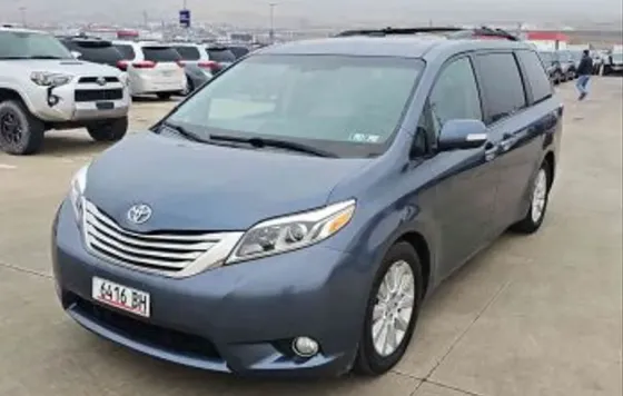 Toyota Sienna 2015 Tbilisi