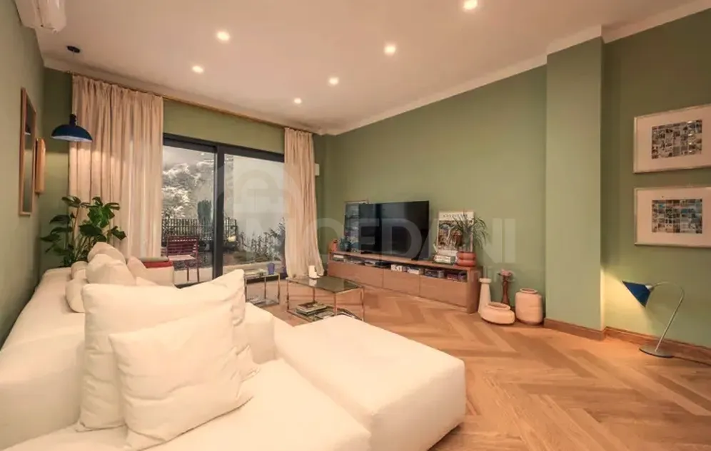 Apartments For Rent three-room 158м² 1/4 floor Tbilisi - photo 1