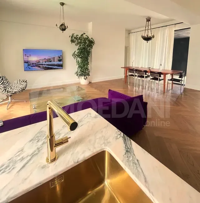 Сдам 3-комн. квартиру 130м² 1/1 эт. Тбилиси - изображение 1