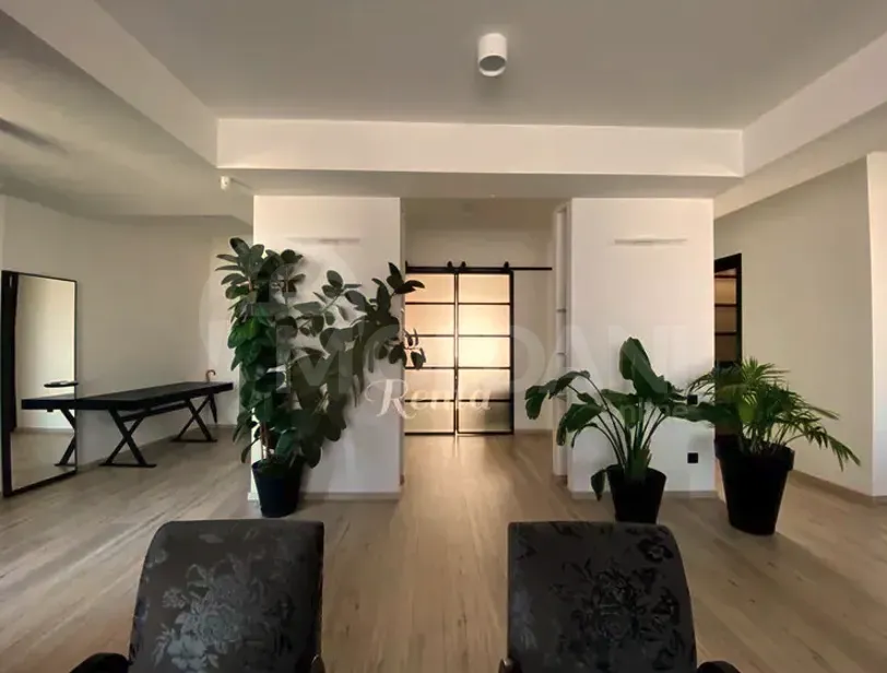 ქირავდება 7+ ოთახიანი ბინა 250მ² 2/2 სართ თბილისი - photo 4