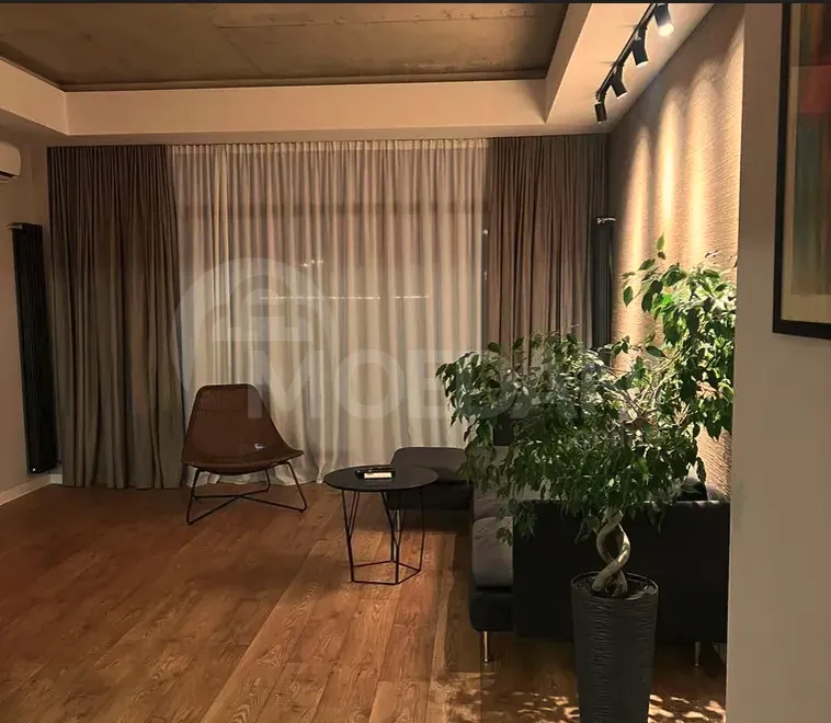 ქირავდება 3 ოთახიანი ბინა 120მ² 7/10 სართ თბილისი - photo 1