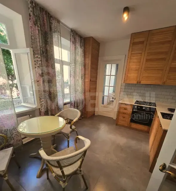 Apartments For Rent four-room 115м² 2/5 floor Tbilisi - photo 8