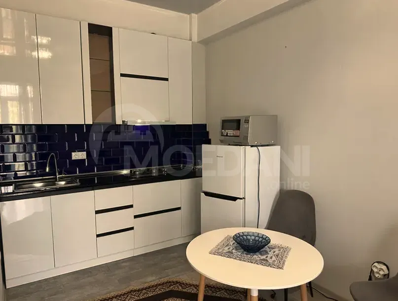 ქირავდება 2 ოთახიანი ბინა 53.5მ² 3/10 სართ თბილისი - photo 1