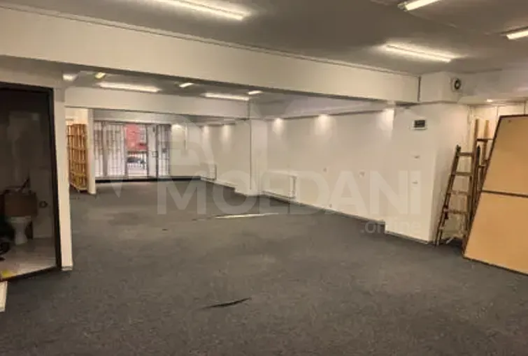 Сдается универсальное коммерческое помещение на Сабуртало Тбилиси - изображение 1