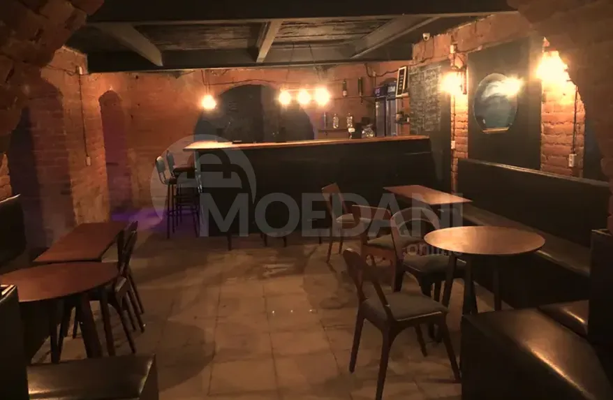 Ქირავდება უნივერსალური კომერციული ფართი ვერაზე თბილისი - photo 1