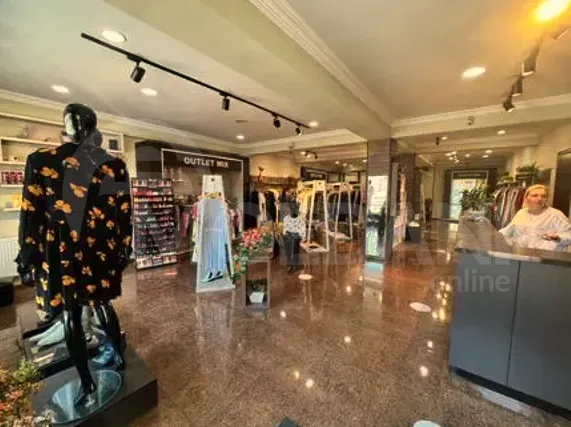 Сдается универсальное коммерческое помещение в районе Сванетии Тбилиси - изображение 2