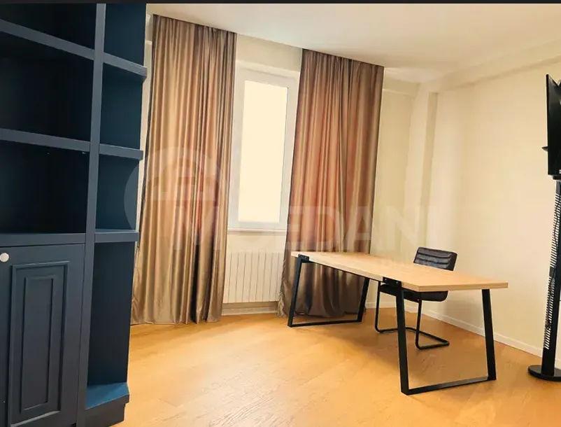 ქირავდება 6 ოთახიანი ბინა 222მ² 10/15 სართ თბილისი - photo 7