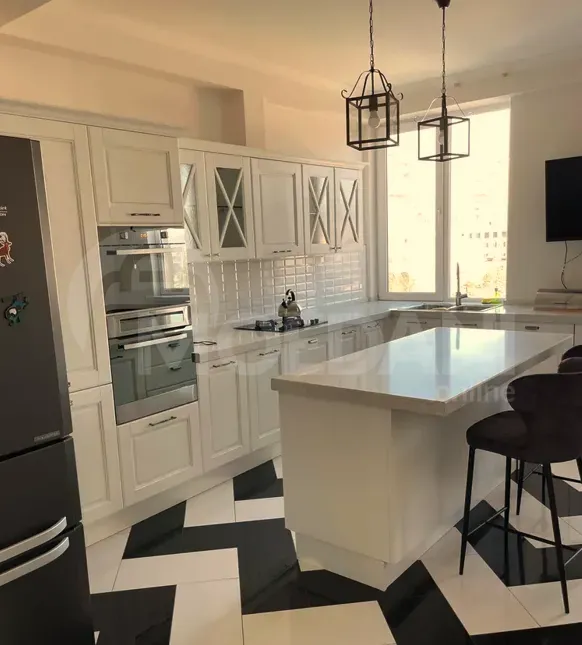 ქირავდება 6 ოთახიანი ბინა 222მ² 10/15 სართ თბილისი - photo 1