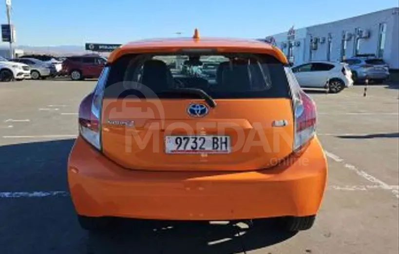 Toyota Prius C 1.5L 2016 Тбилиси - изображение 4