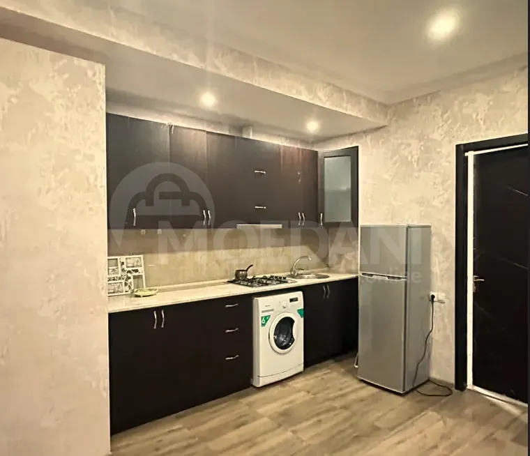 ქირავდება 2 ოთახიანი ბინა 60მ² 1/10 სართ თბილისი - photo 1